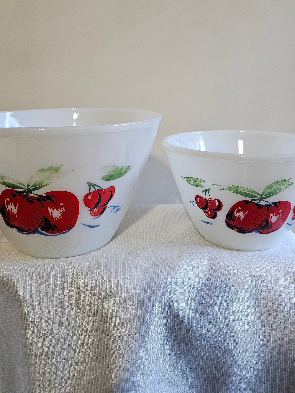 Anchor Hocking Milk Glass Apples & Cherries Pattern Mixing Bowls 🍒🍎